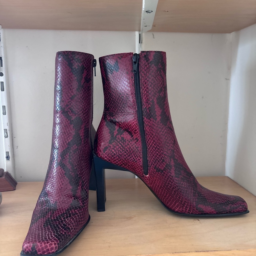 Women's Red Snake-Print Ankle Boots - Picture 4 of 6